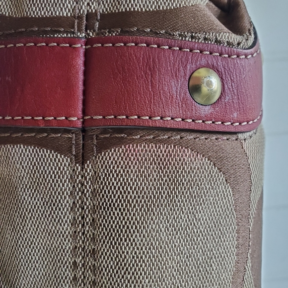 Coach Carly Hobo Bag - Purse - Picture 4 of 15